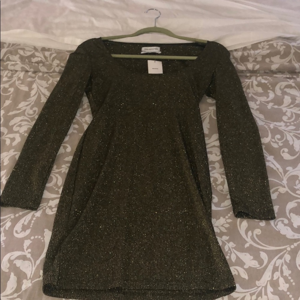 BLACK & GOLD metallic bodycon dress!